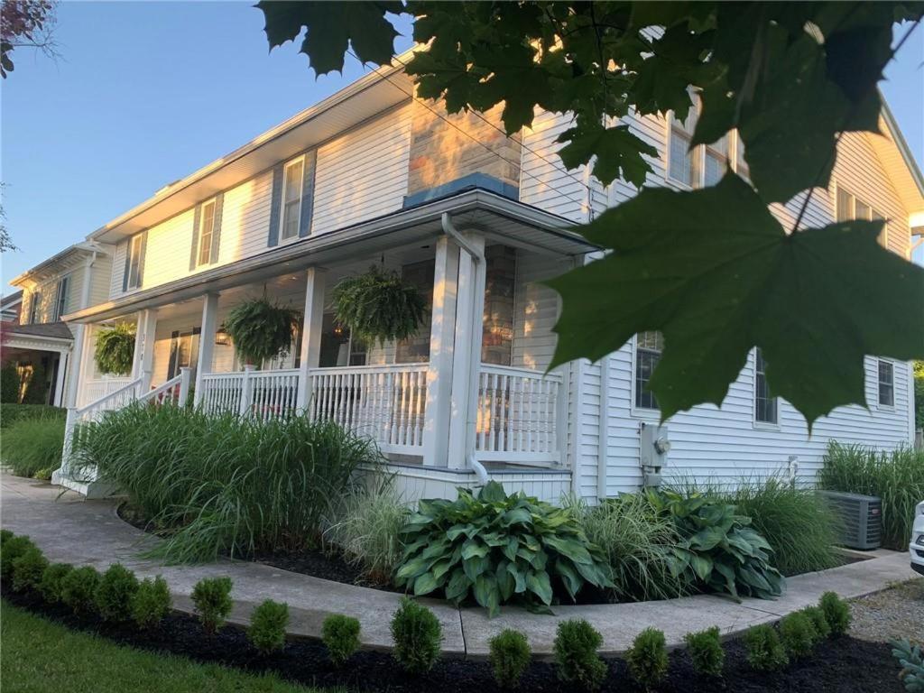 Villa Centre Gate House Licence# 117-2023 Niagara-on-the-Lake Exterior foto
